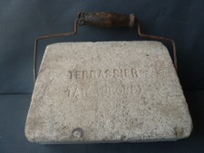 ancienne chauffeuse chaufferrette en brique réfractaire Terrassier Tain art pop