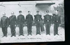 PARIS POMPIERS DIFFERENTES