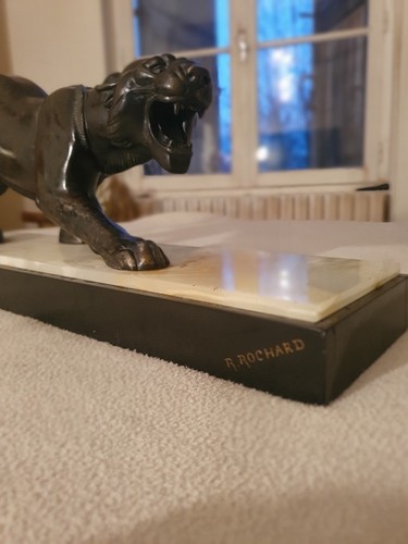 Bronze lionne rugissante - ", "