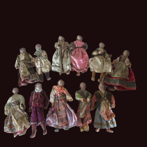 Ensemble personnages de - 11,