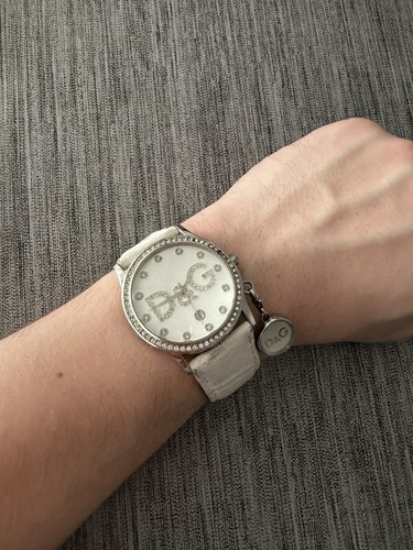 Montre dolce gabbana - &,