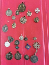 Lot de 23 médailles