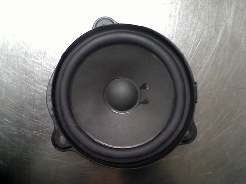 Subwoofer mercedes benz cls - subwoofer, mercedes-benz