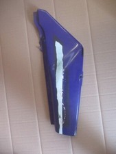 Cache latéral droit pour