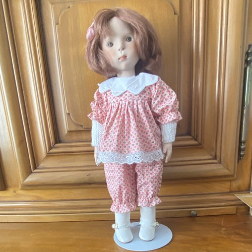 Poupée artiste fille - d’artiste,