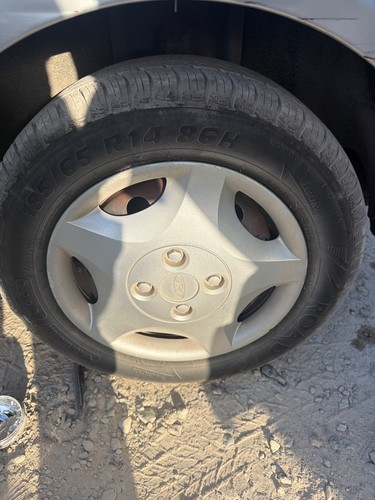 Pneu ford focus berlina - ford,
