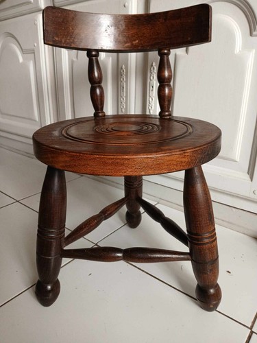Ancienne chaise basse - ,