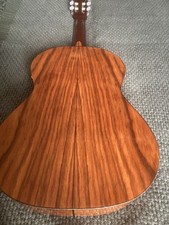 très belle guitare espagnole du luthier  J.Montes Rodriguez Etimoe massif
