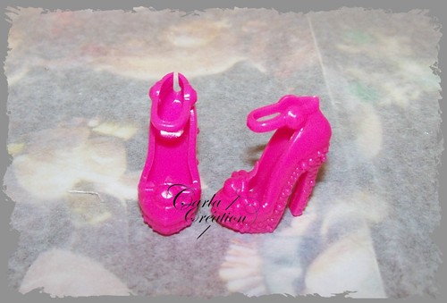 Barbie chaussure a talon - ,