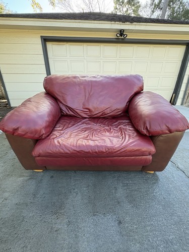 Leather center love seat - center,