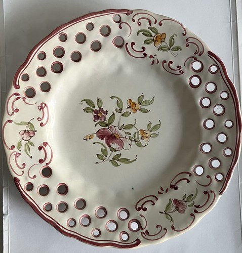Assiette ajourée faïence