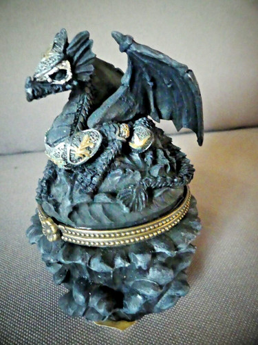 Petite boite dragon fantasy - boite,