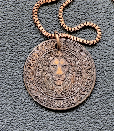 Pendentif lion fait main