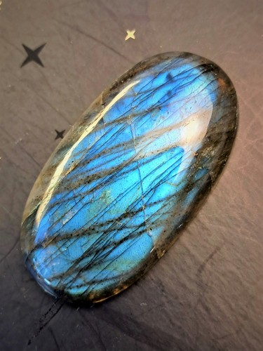 Labradorite flash bleue