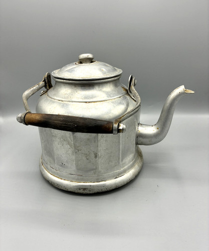 Bouilloire ancienne - , en