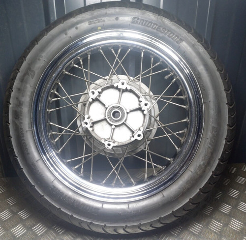 Roue arrière jante pneu