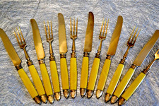 petits couverts à dessert ou