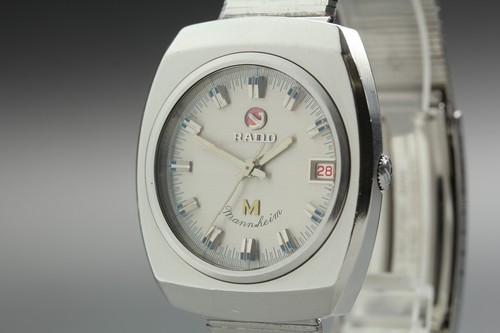 Presque comme neuve montre - *presque,