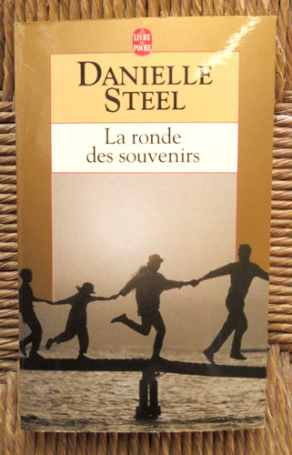 Livre roman ronde des - roman,