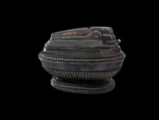 ANCIEN BRIQUET DE TABLE QUEEN