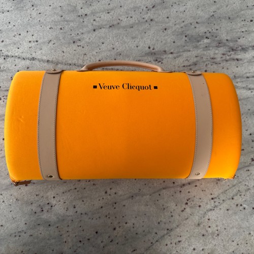 Veuve clicquot champagne - veuve,