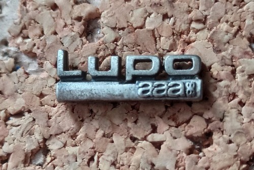 Pin volkswagen lupo voiture - pin's,