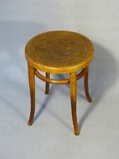 Tabouret bistrot assise bois, par KOHN 1905 no Thonet