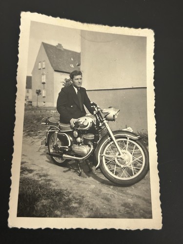 Photo moto ancienne - photo,