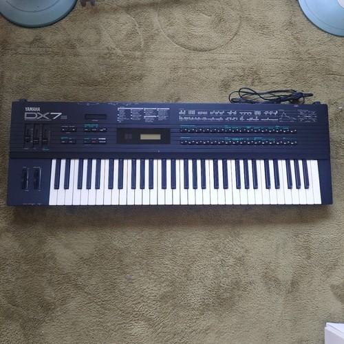 Clavier synthétiseur yamaha - clavier,