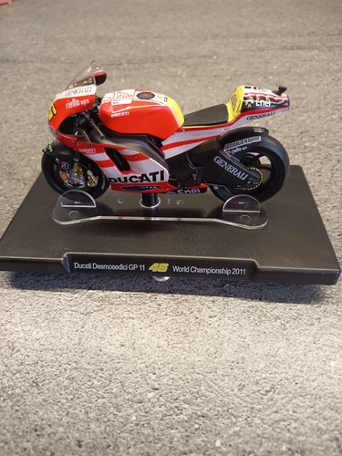 Ducati desmosedici moto - 11,