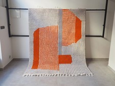 Tapis en laine berbère marocain tissé à la main couleur orange et gris design...