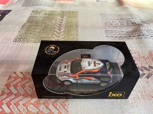 Voiture miniature ford focus - miniature,