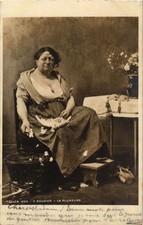 CPA Salon de 1904 R. BOUDIER - La plumeuse (217583)