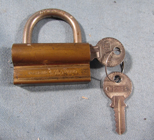 Ancien cadenas vachette 1313 - ancien,