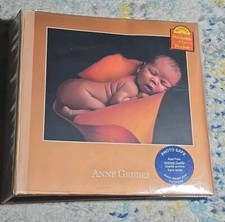 2004 Anne Geddes Keepsake Photo Album 4" x 6" With Baby Flowers 200 pictures 