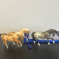 Breyer 2016 Stablemate Club Primrose + 2 Quarter Horse Mares