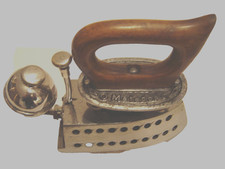 Fer à repasser ancien