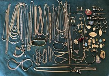 LOT DE BIJOUX FANTAISIE PLAQUE