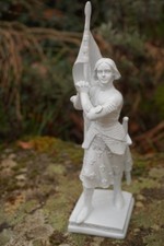 RE0459 BL  FIGURINE STATUETTE JEANNE D ARC EGLISE SAINT ROCH PARIS RESINE 26 CM