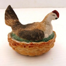 PETIT BOITE EN FORME DE POULE 