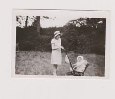 1932 Huguette & Françoise Girls Baby Stroller Silver Snapshot