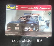 kit de modélisme revell tony foti's l.a.p.d. camaro drag à l'échelle 1:24.