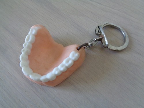 Porte cle curiosite dentier - cle,