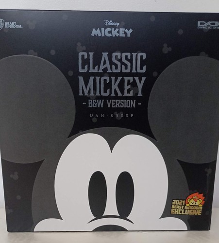 Mickey figurine version w - figurine, b&w