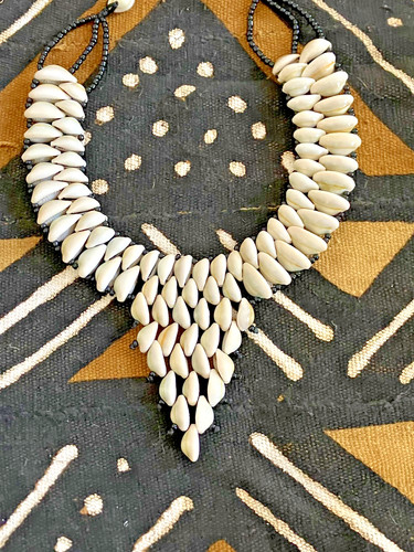 Collier plastron africain - , en