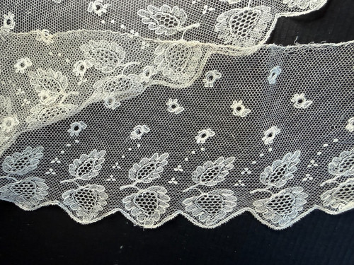 Dentelle ancienne volant - dentelle,