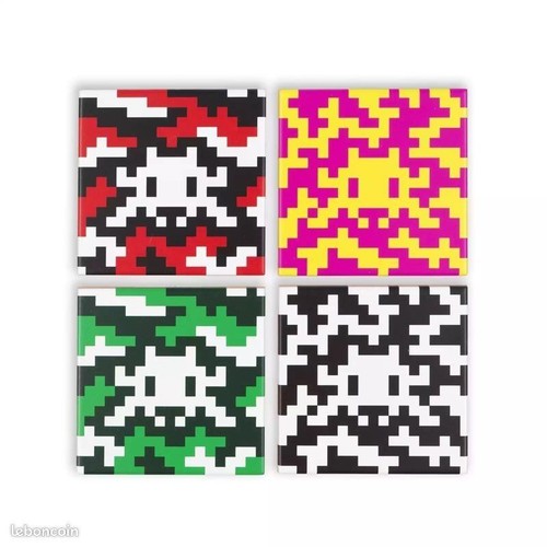 Sealed set tiles space - tiles,