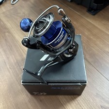 DAIWA SALTIGA 4000H Spinning Reel Blue High Performance Fishing Gear