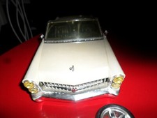  a BRATZ car from 2000-2002 (radio) CADILLAC MGA 