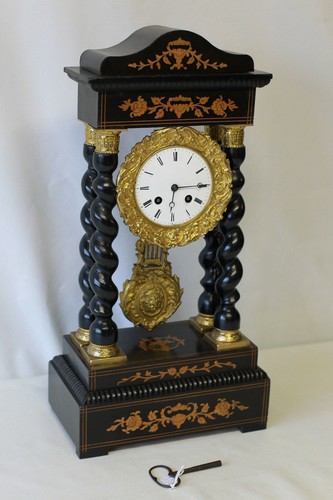 Pendule portique bois - pendule,